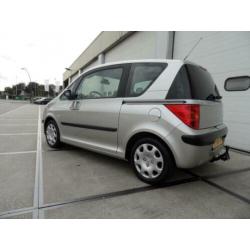 Peugeot 1007 1.4 Gentry Origin.140 Dkm