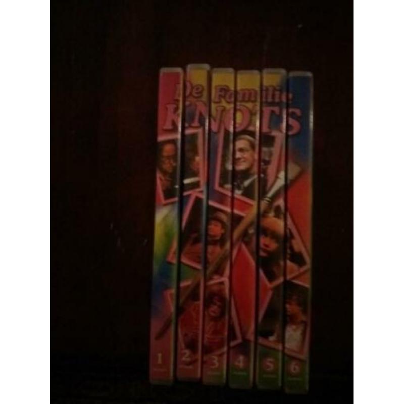 6 dvd's Familie Knots