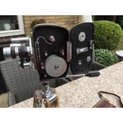 8mm Sankyo 8-r camera op houten driepoot met accessoires