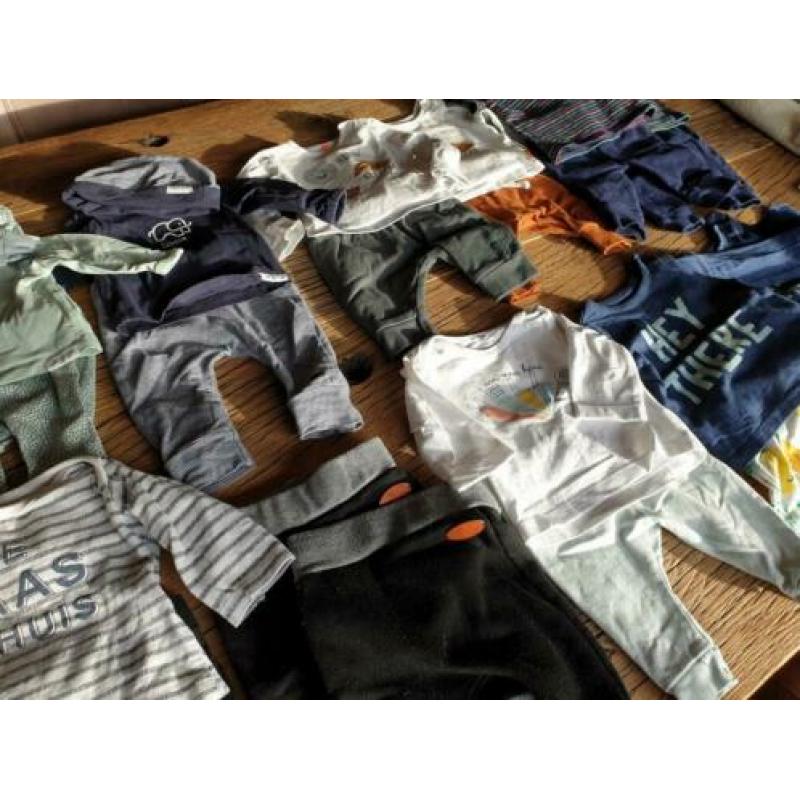 Babykleding maat 50 / 56 - 49 stuks jongens