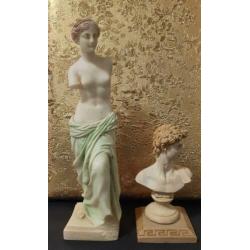 Albast beeldjes. Venus & David.