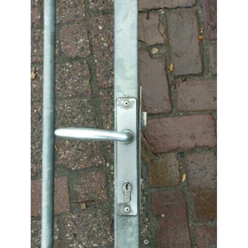 T.E.A.B. Poort, poeren + hekwerk te koop