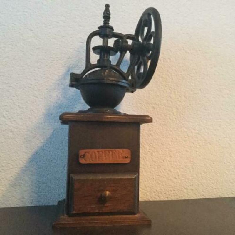 Oude koffiemolen .