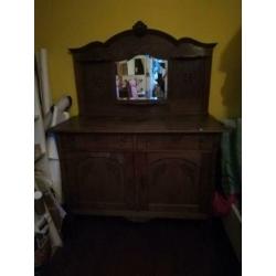 Donker houten dressoir met afneembare spiegel