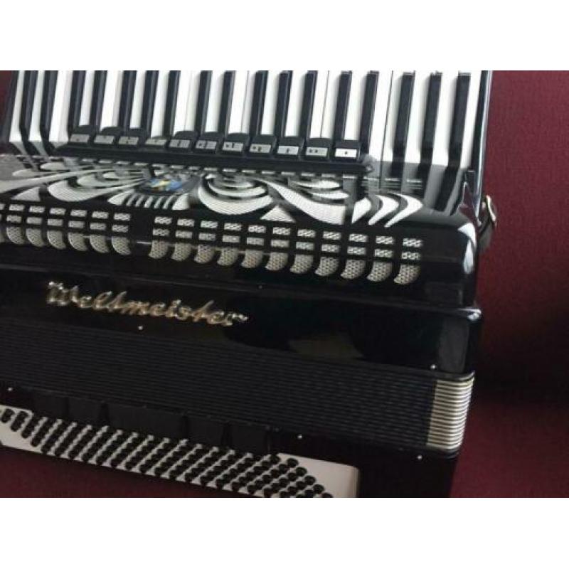 Duitse Weltmeister Caprice accordeon . 120 bas . 4 korig .