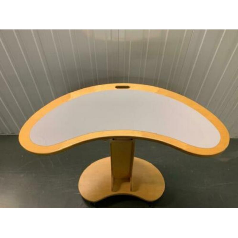 Verstelbaar, bureau, presentatie tafel zeer mooi en uniek