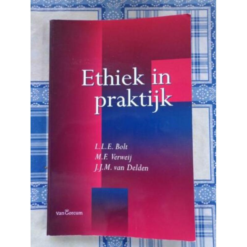 Ethiek in praktijk 9789023238355
