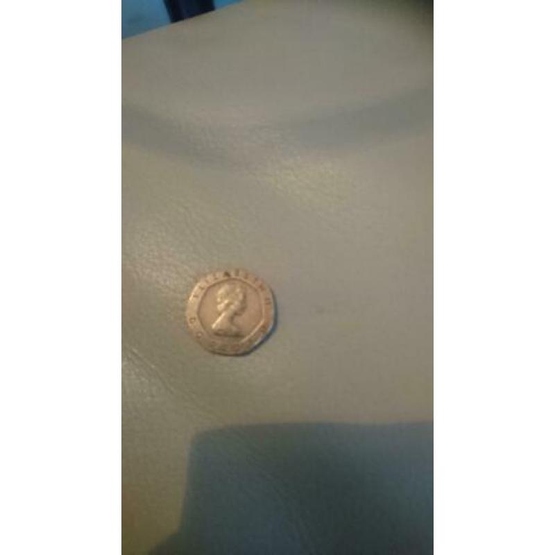 Queen Elizabeth ll twenty pence 1982