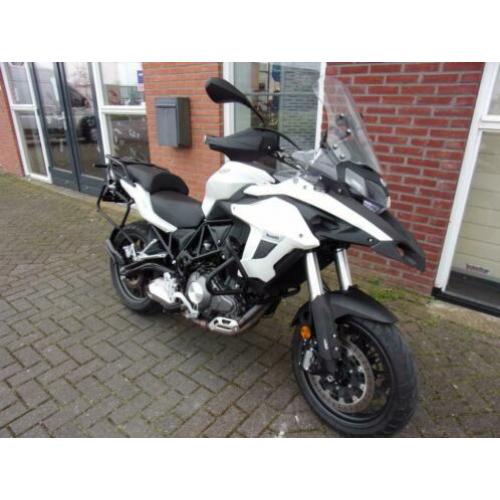 Benelli TRK 502 grote allroad voor A2 rijbewijs (bj 2018)