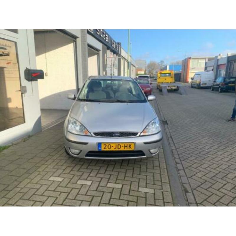 Ford Focus 1.6-16V Trend AUTOMAAT met Airco, NAP en een nieu