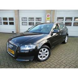 Audi A3 Sportback 1.6 Ambiente Pro Line Automaat Leder, Pano