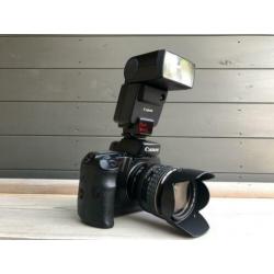 Canon eos 5 + 28-105mm + 430 flitser