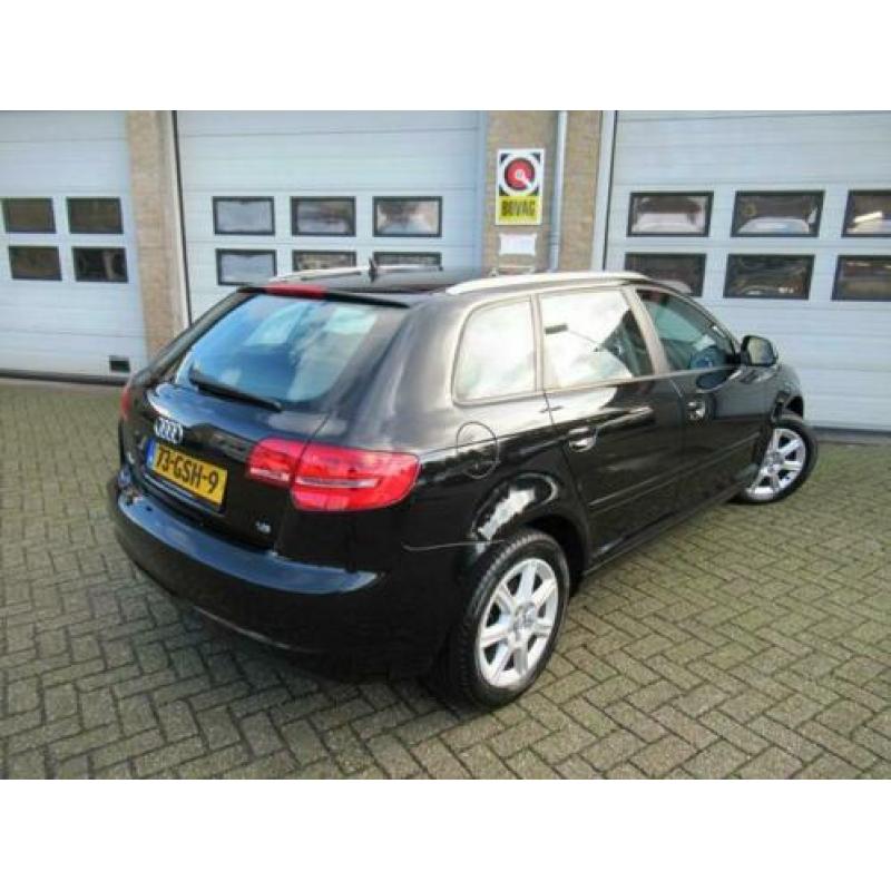 Audi A3 Sportback 1.6 Ambiente Pro Line Automaat Leder, Pano