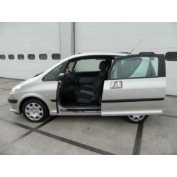 Peugeot 1007 1.4 Gentry Origin.140 Dkm