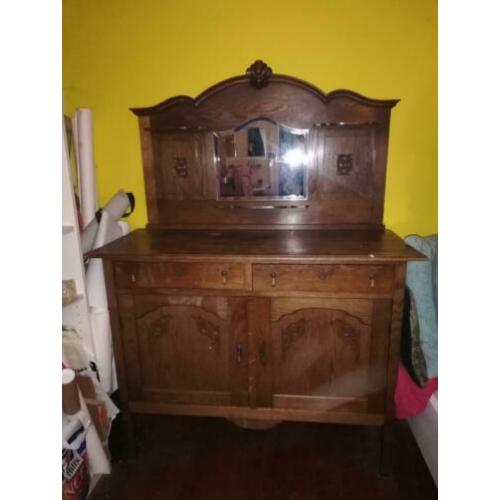 Donker houten dressoir met afneembare spiegel