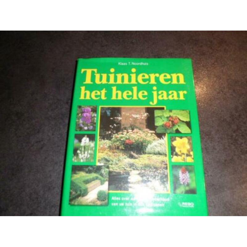 Boek Tuinieren het hele jaar (Klaas T. Noordhuis)