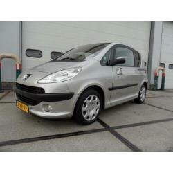 Peugeot 1007 1.4 Gentry Origin.140 Dkm