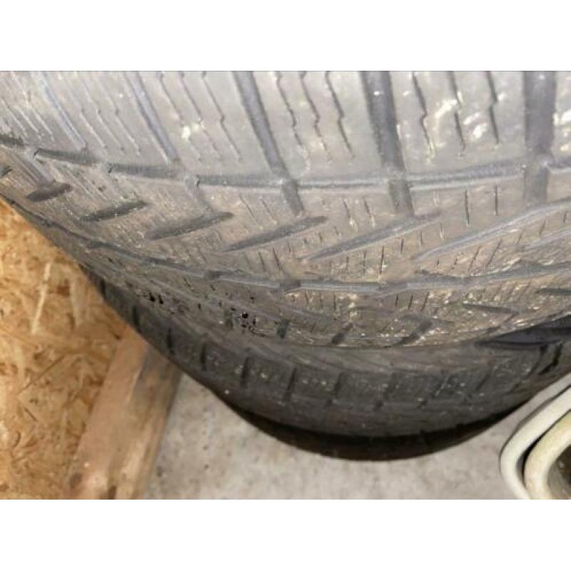 Vredestein Winterbanden met velgen 215/55 R17 98V