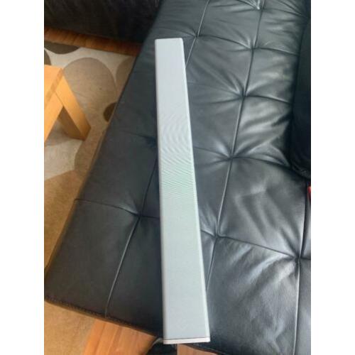 Loewe aluminium center Speaker met kabel zgan