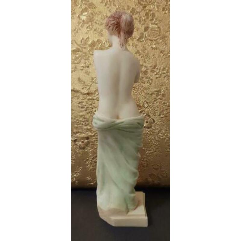 Albast beeldjes. Venus & David.