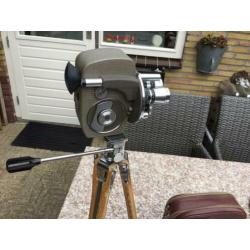 8mm Sankyo 8-r camera op houten driepoot met accessoires