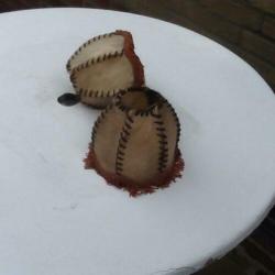 Te koop enkele lederen lappen kapjes