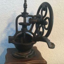 Oude koffiemolen .