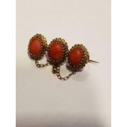 Mooie 14 karaat gouden Broche met Bloedkoralen
