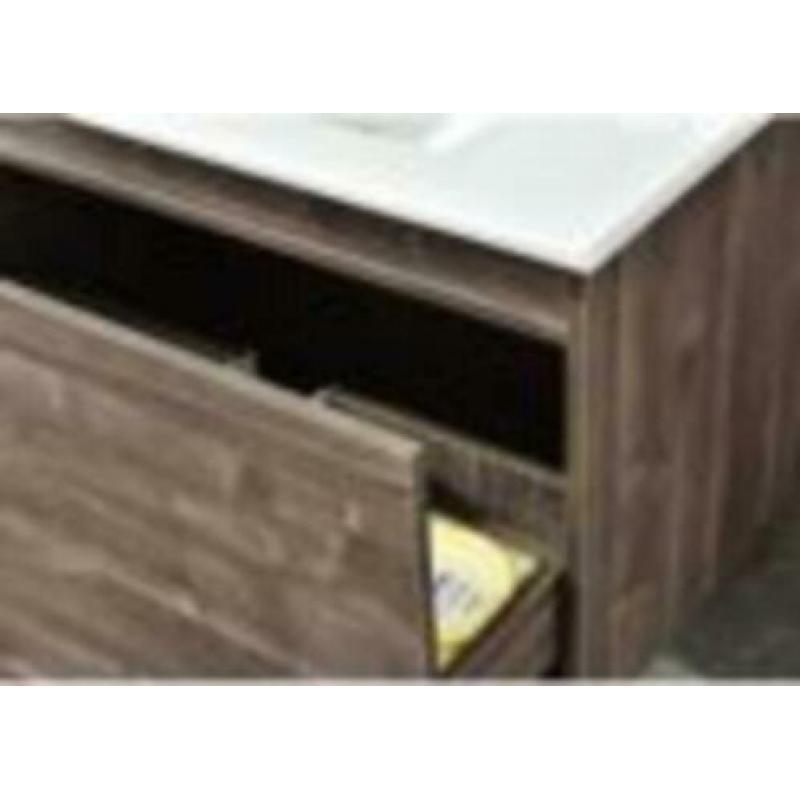 badkamermeubel en hoge kast