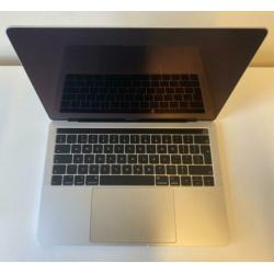 Volledig nieuwe MacBook Pro 13 inch met touchbar