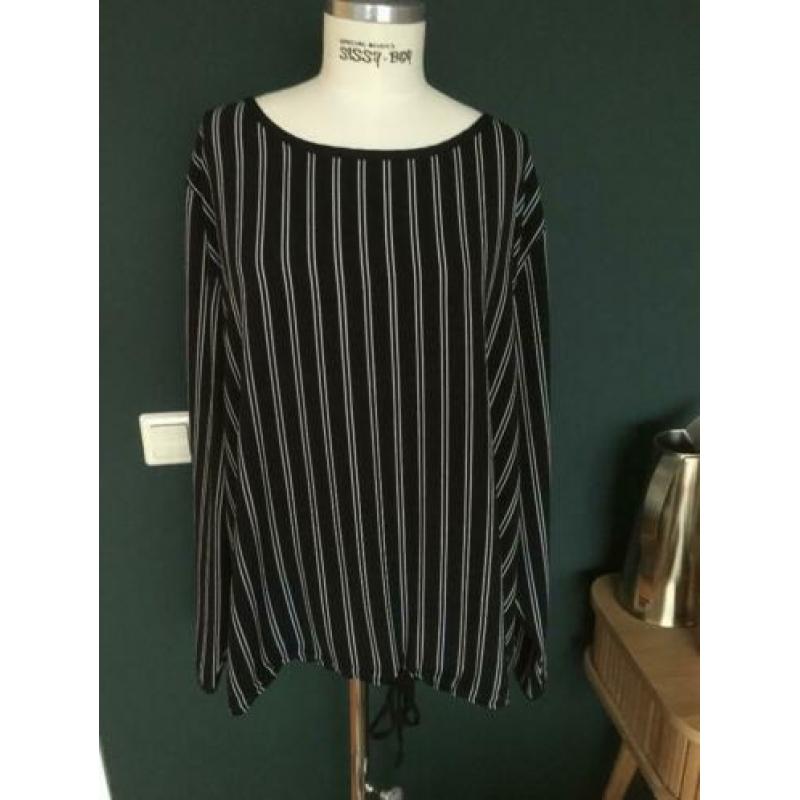 NORAH top zwart/wit maat 48