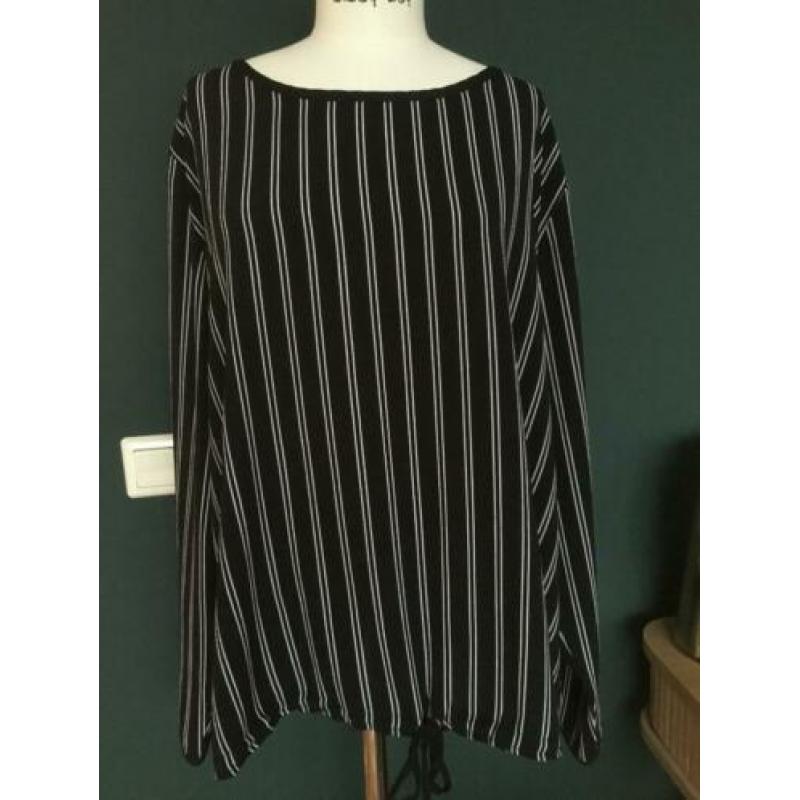 NORAH top zwart/wit maat 48
