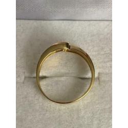 18 krt.geel gouden ring met 4 diamanten
