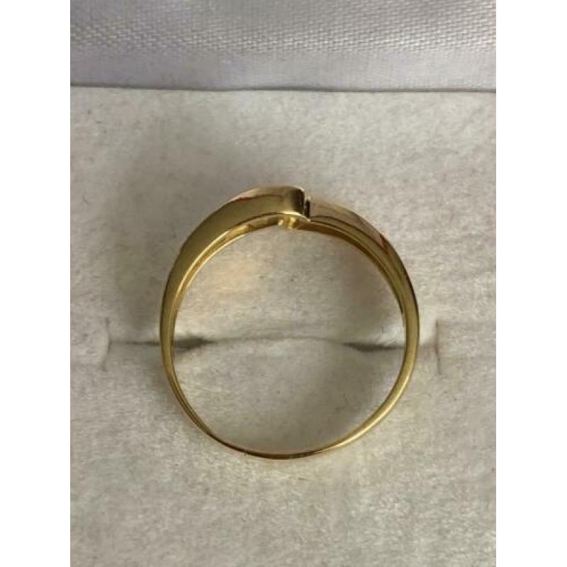 18 krt.geel gouden ring met 4 diamanten