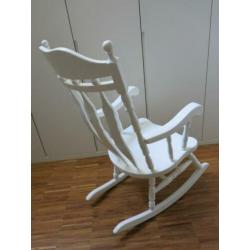 Grote witte schommelstoel