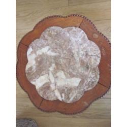 Antieke bijzettafel