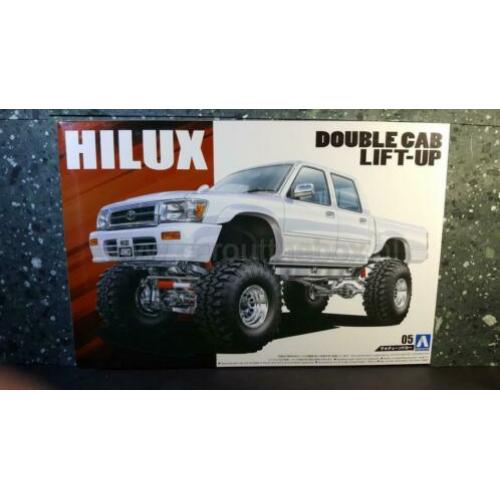 Toyota Hilux double cab lift-up 1:24 Aoshima