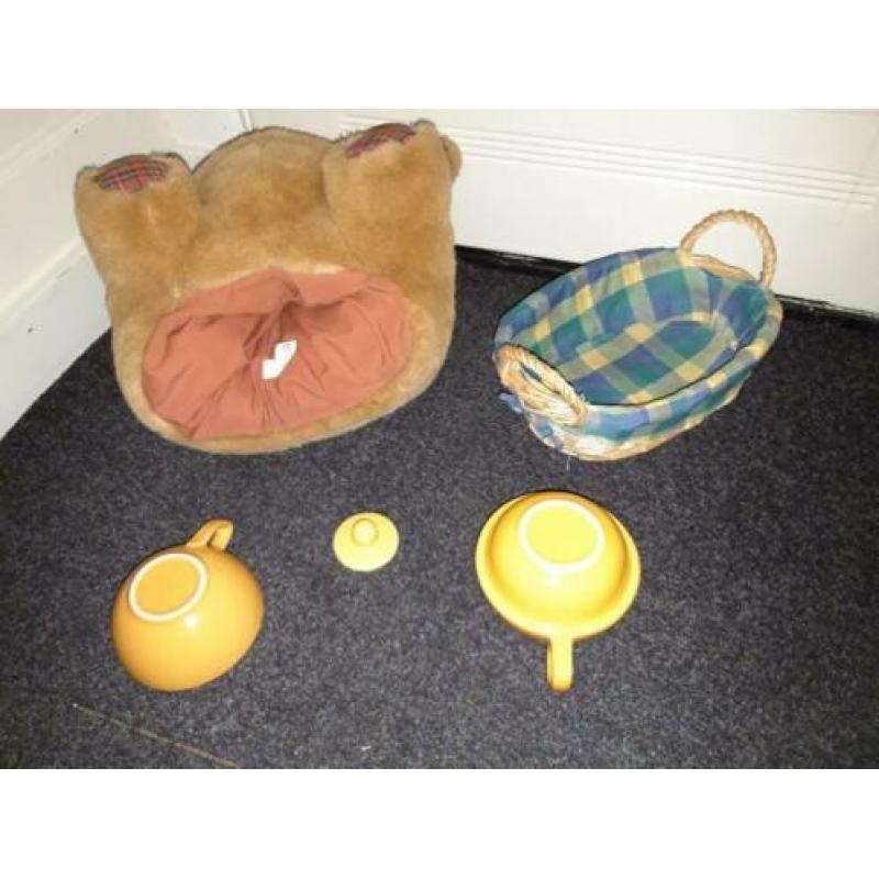 te koop grote warm houder beer en thee en mok en mand