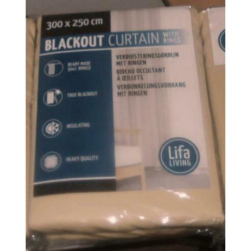 1 verduisterend gordijn - Zand/beige +ringen 300 X 250