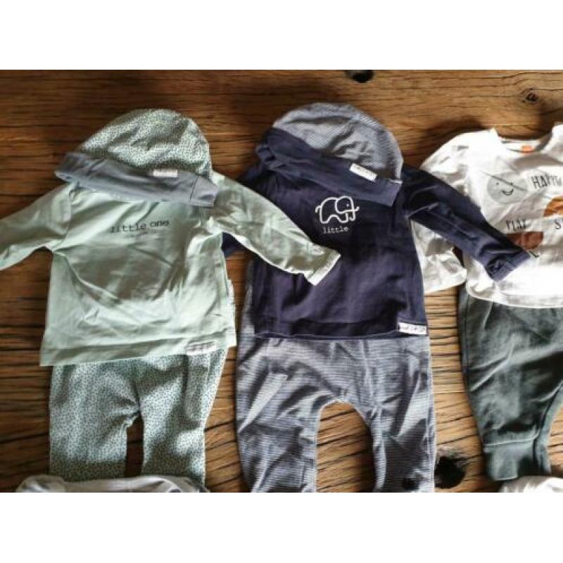 Babykleding maat 50 / 56 - 49 stuks jongens