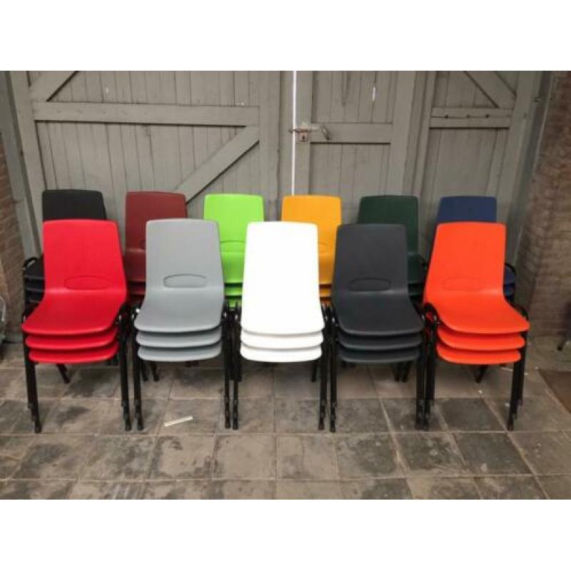 Nieuwe kantinestoelen stapelstoelen kuipstoelen 11 kleuren