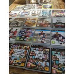 PlayStation 3 met 2 controllers en 32spellen