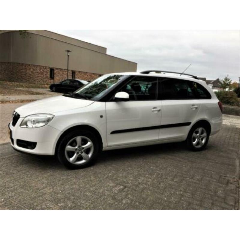 Skoda Fabia Combi 1.6-16V / CRUISE/ PDC/ CLIMA/ AUX/ LM VELG