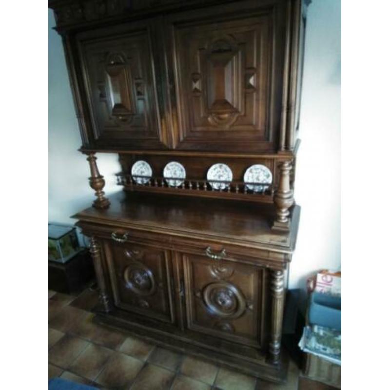 Antieke kast