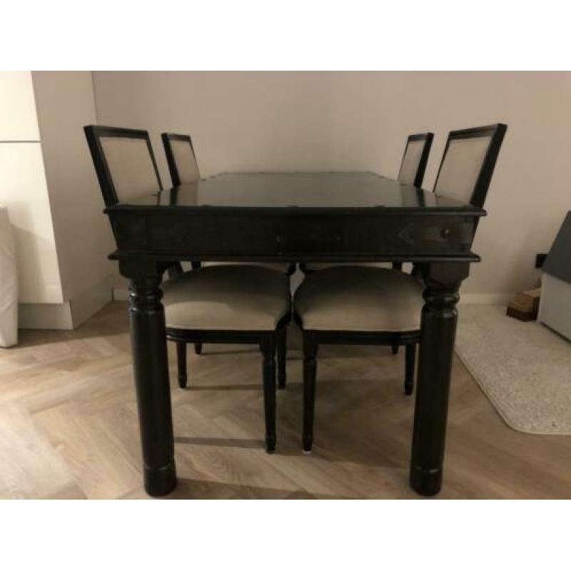 Eettafel + 4 stoelen
