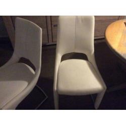 4 huiskamerstoelen van Eijerkamp. Ivoorkleurig.