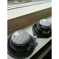 Autospeakers JBL en gratis auto USB opbouwstuk.