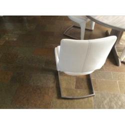 4 huiskamerstoelen van Eijerkamp. Ivoorkleurig.