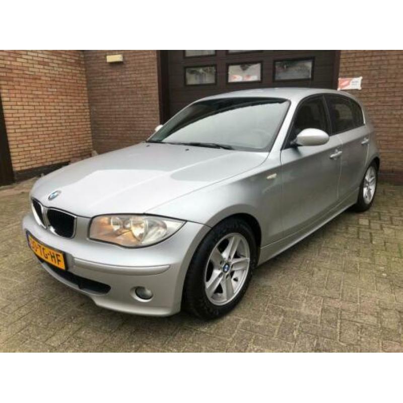 BMW 1-serie 118i Business Line Nieuwe Ketting + Klepseals!|L