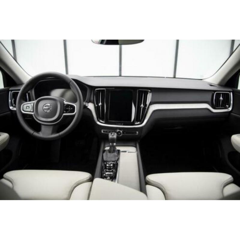 Volvo V60 2.0 T4 Inscription | Park Assist line | DAB+ | 19"